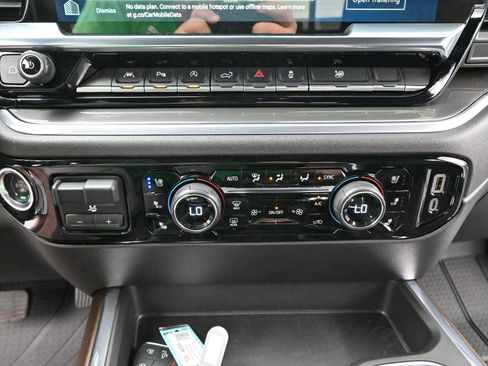 Used 2024 Chevrolet Silverado 1500 High Country w/ High Country Premium Package AWD/4WD image 25