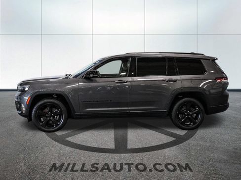 Used 2022 Jeep Grand Cherokee L Laredo AWD/4WD image 3
