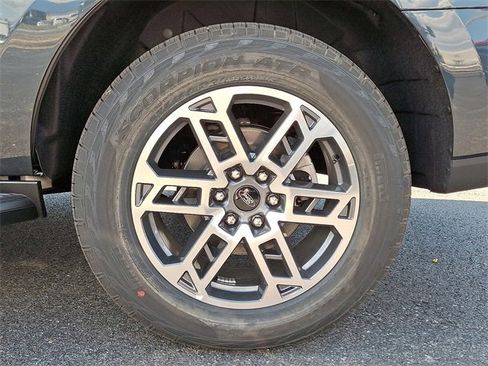 New 2025 Ford Expedition Active image 5