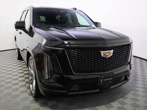 Used 2025 Cadillac Escalade Sport w/ Touring Package image 9