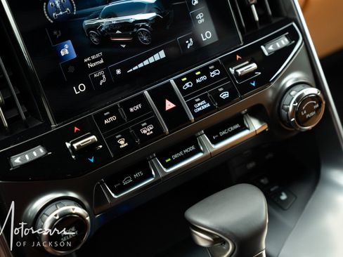 Used 2026 Lexus LX 600 4WD w/ Accessory Package (2T) image 29