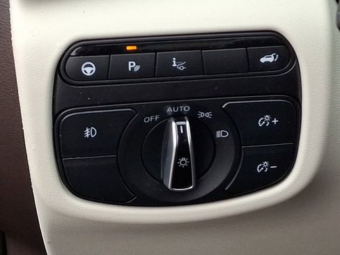 Used 2019 INFINITI QX50 Essential w/ Sensory Package image 29