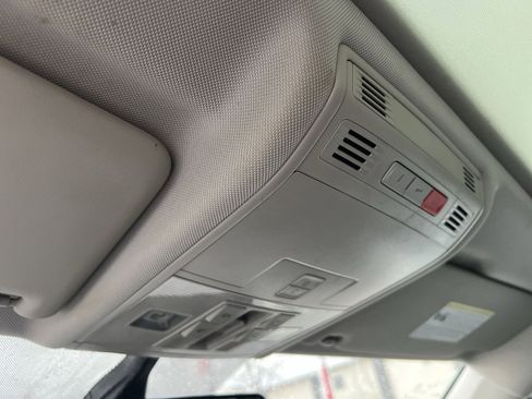 Used 2021 Volkswagen Tiguan SEL image 28