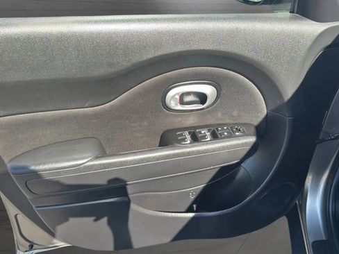 Used 2018 Kia Soul FWD image 12
