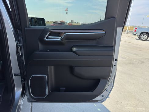 Used 2023 Chevrolet Silverado 1500 LT image 18