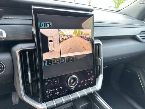 Used 2025 GMC Acadia Elevation FWD image 24