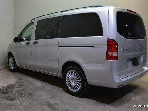 Used 2017 Mercedes-Benz Metris Passenger image 31