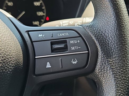 Used 2023 Honda HR-V LX image 22
