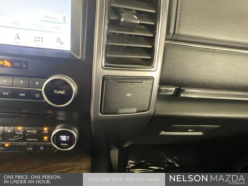 Used 2018 Ford Expedition Platinum RWD image 39