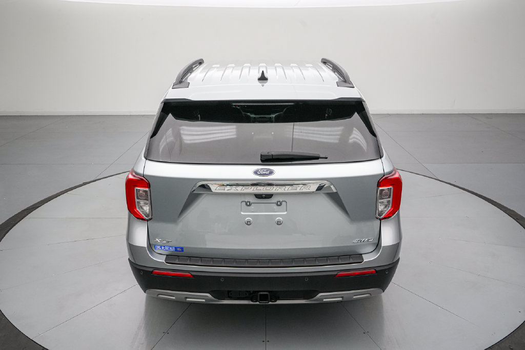 Certified 2023 Ford Explorer XLT w/ Equipment Group 202A AWD/4WD image 5