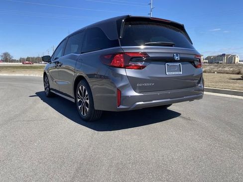 New 2026 Honda Odyssey Elite image 3