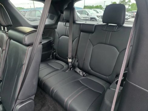 Used 2025 Honda Pilot Black Edition image 31