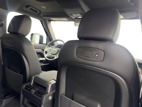 Used 2022 Land Rover Defender 110 X-Dynamic SE image 41