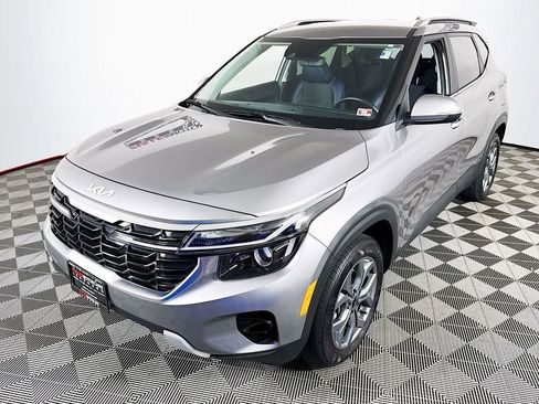 Used 2024 Kia Seltos S AWD/4WD image 3