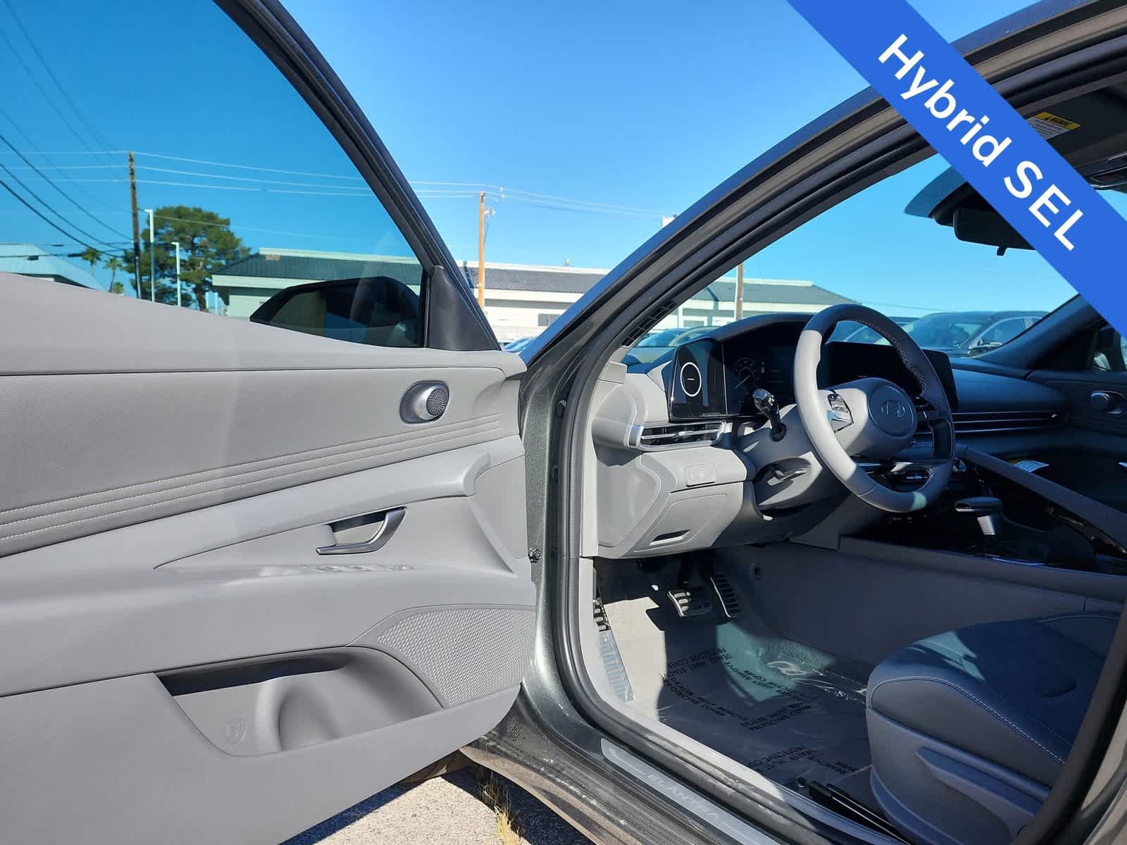 Certified 2025 Hyundai Elantra SEL FWD image 10