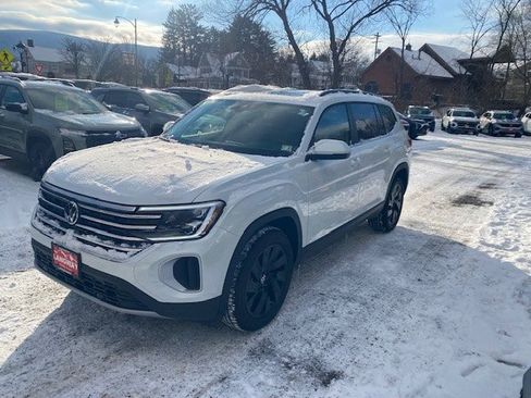 New 2026 Volkswagen Atlas SE image 3