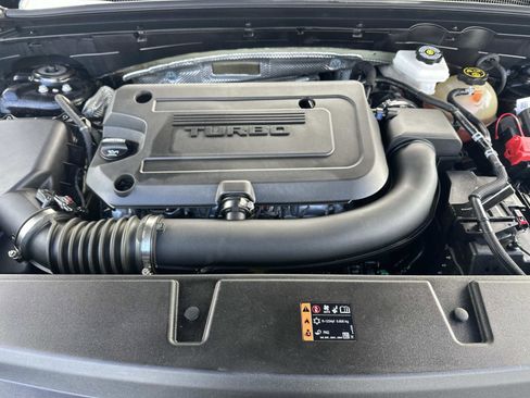 Certified 2023 Buick Envision Essence w/ Sport Touring Package image 10