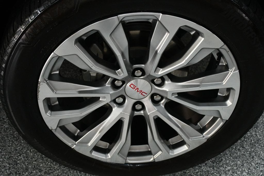 Used 2024 GMC Yukon XL Denali AWD/4WD image 22