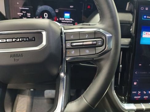 Used 2025 GMC Yukon XL Denali AWD/4WD image 12