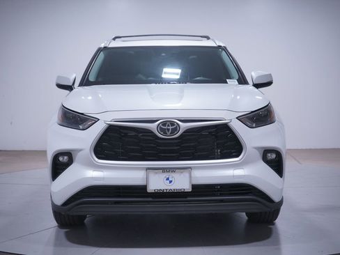 Used 2022 Toyota Highlander XLE image 4
