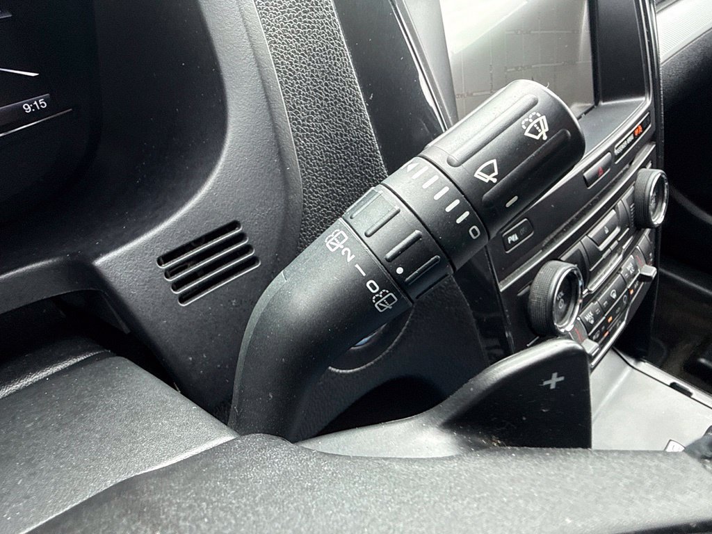 Used 2017 Ford Explorer XLT w/ Equipment Group 202A AWD/4WD image 31