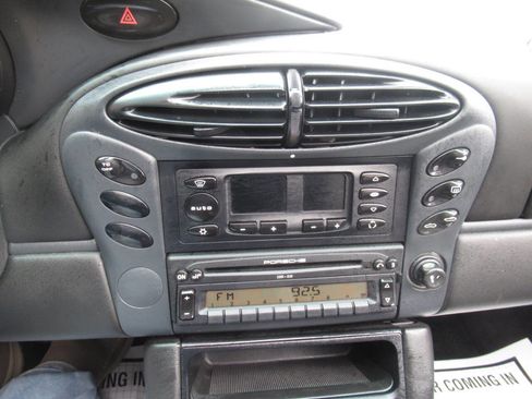 Used 1998 Porsche Boxster Base 2dr Convertible image 32