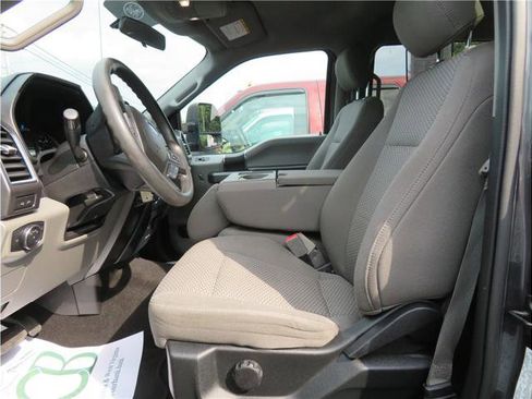 Used 2018 Ford F250 XLT image 4