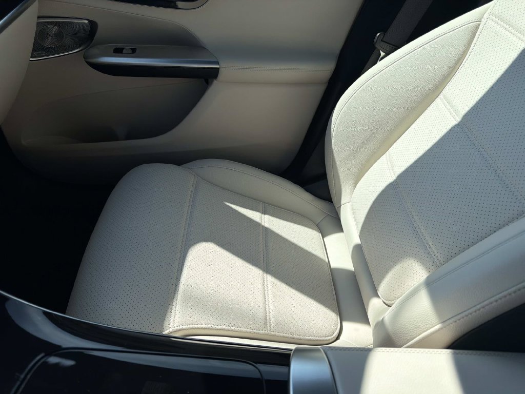 Used 2026 Mercedes-Benz GLC 300 4MATIC image 16