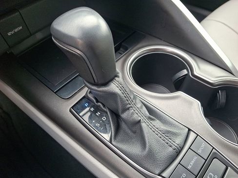 Used 2022 Toyota Camry SE AWD/4WD image 15