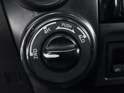 Used 2021 Nissan Titan PRO-4X w/ Pro-4x Convenience Package image 40