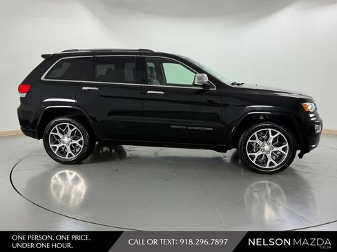 Used 2019 Jeep Grand Cherokee Overland RWD image 5