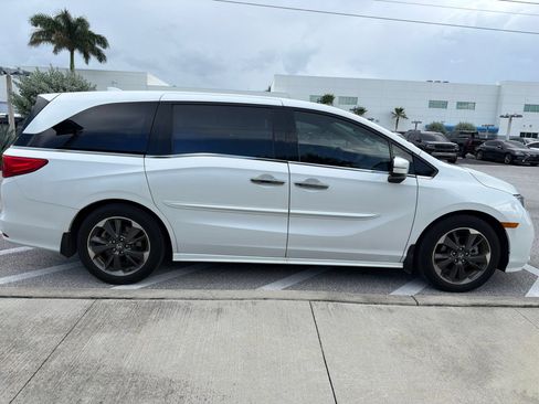 Used 2023 Honda Odyssey Elite image 6
