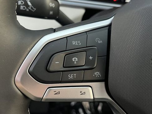 New 2025 Volkswagen Taos SEL image 16