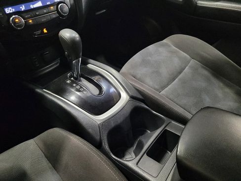 Used 2016 Nissan Rogue SV AWD/4WD image 26