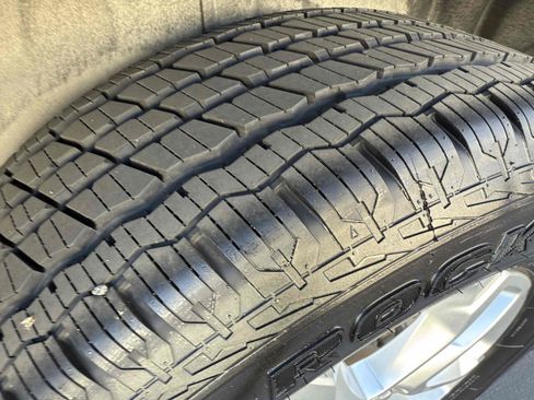 Used 2019 Chevrolet Traverse LT w/ LPO, Floor Liner Package FWD image 19