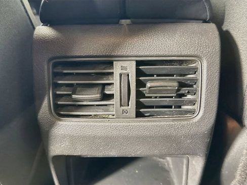 Used 2024 Nissan Rogue S AWD/4WD image 23