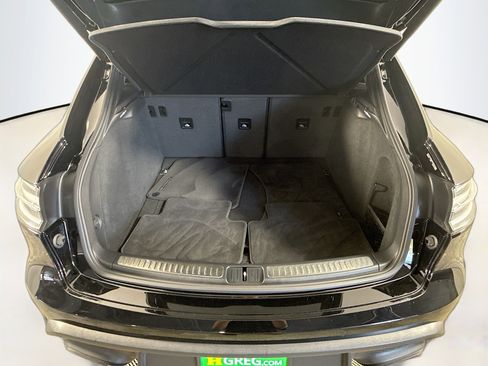 Used 2024 Porsche Macan Turbo w/ Premium Plus Package image 34