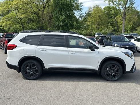 Used 2025 Subaru Ascent Bronze Edition image 3