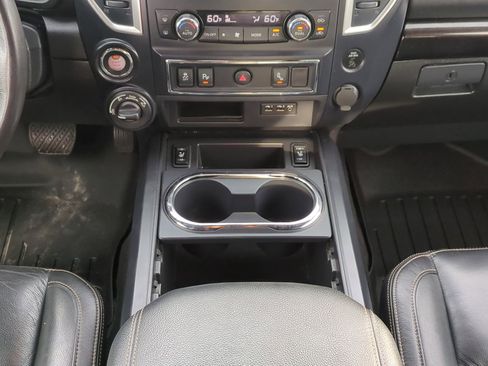 Used 2019 Nissan Titan SL w/ Midnight Edition image 19