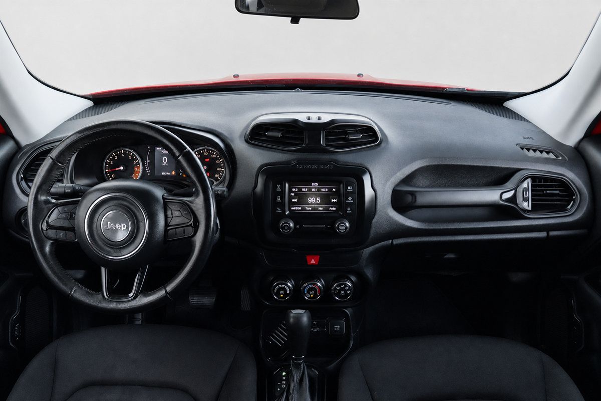 Used 2017 Jeep Renegade Altitude FWD image 19