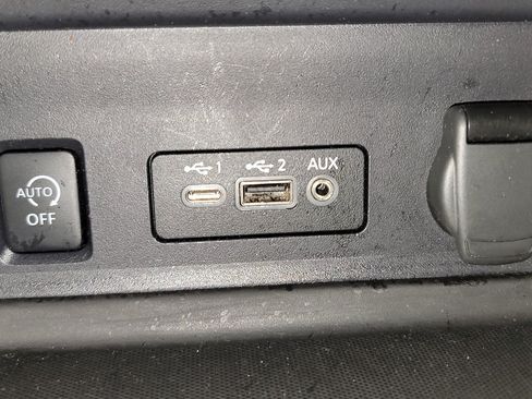 Used 2024 Nissan Sentra SV FWD image 24