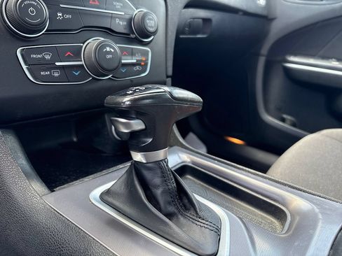 Used 2022 Dodge Charger SXT RWD image 15