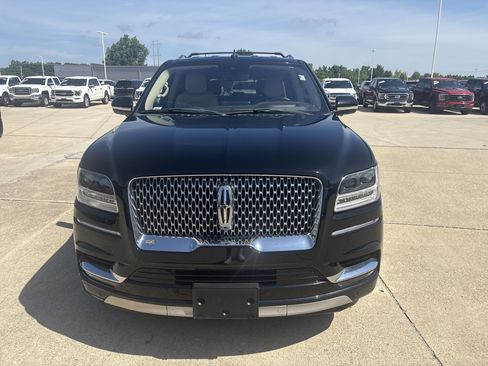 Used 2018 Lincoln Navigator Select w/ Technology Package RWD image 2