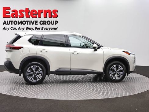 Used 2021 Nissan Rogue SV w/ Premium Package AWD/4WD image 4