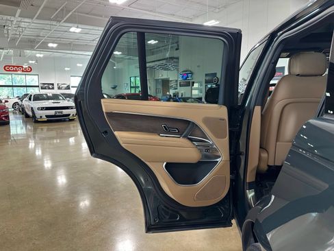Used 2025 Land Rover Range Rover SE AWD/4WD image 35