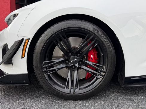 Used 2019 Chevrolet Camaro ZL1 RWD image 13