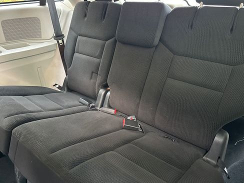 Used 2017 Dodge Grand Caravan SE w/ Power Window Group image 16