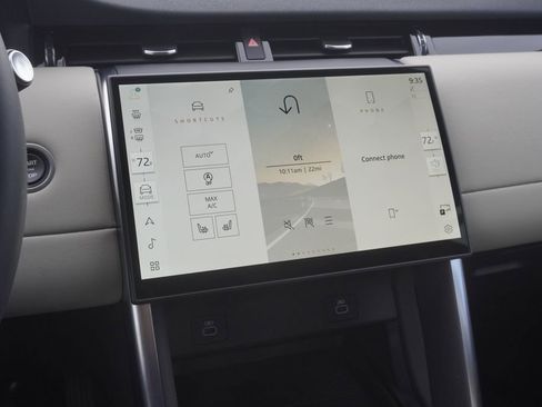 Used 2025 Land Rover Discovery Sport S image 15