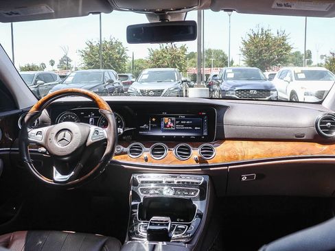 Used 2017 Mercedes-Benz E 300 image 16