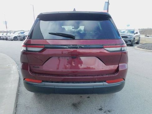 New 2026 Jeep Grand Cherokee Altitude image 8